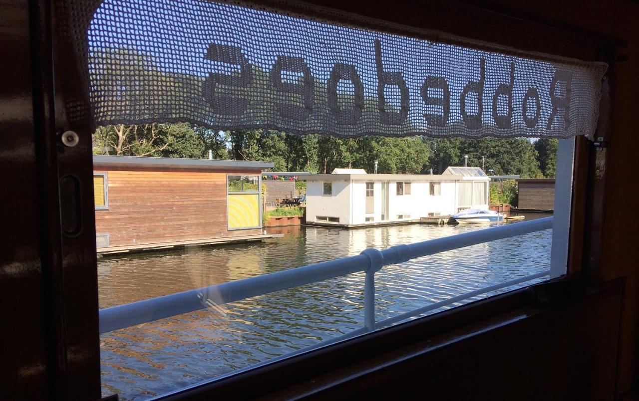 آميسفورت B&B Woonschip Robbedoes المظهر الخارجي الصورة